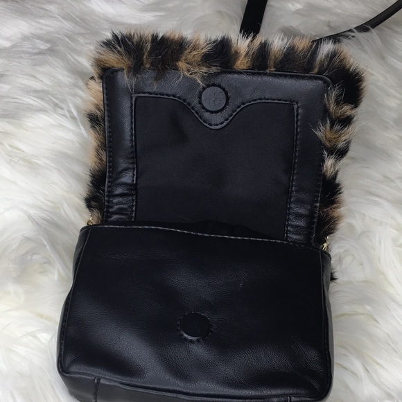 Juicy Couture Cheetah Leopard Crossbody Bag - Picture 5 of 10